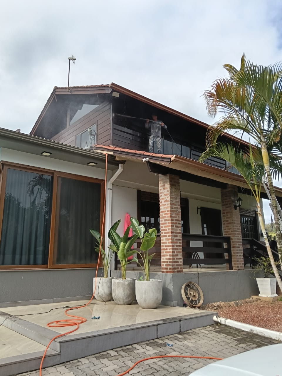 Lavação de fachada residencial