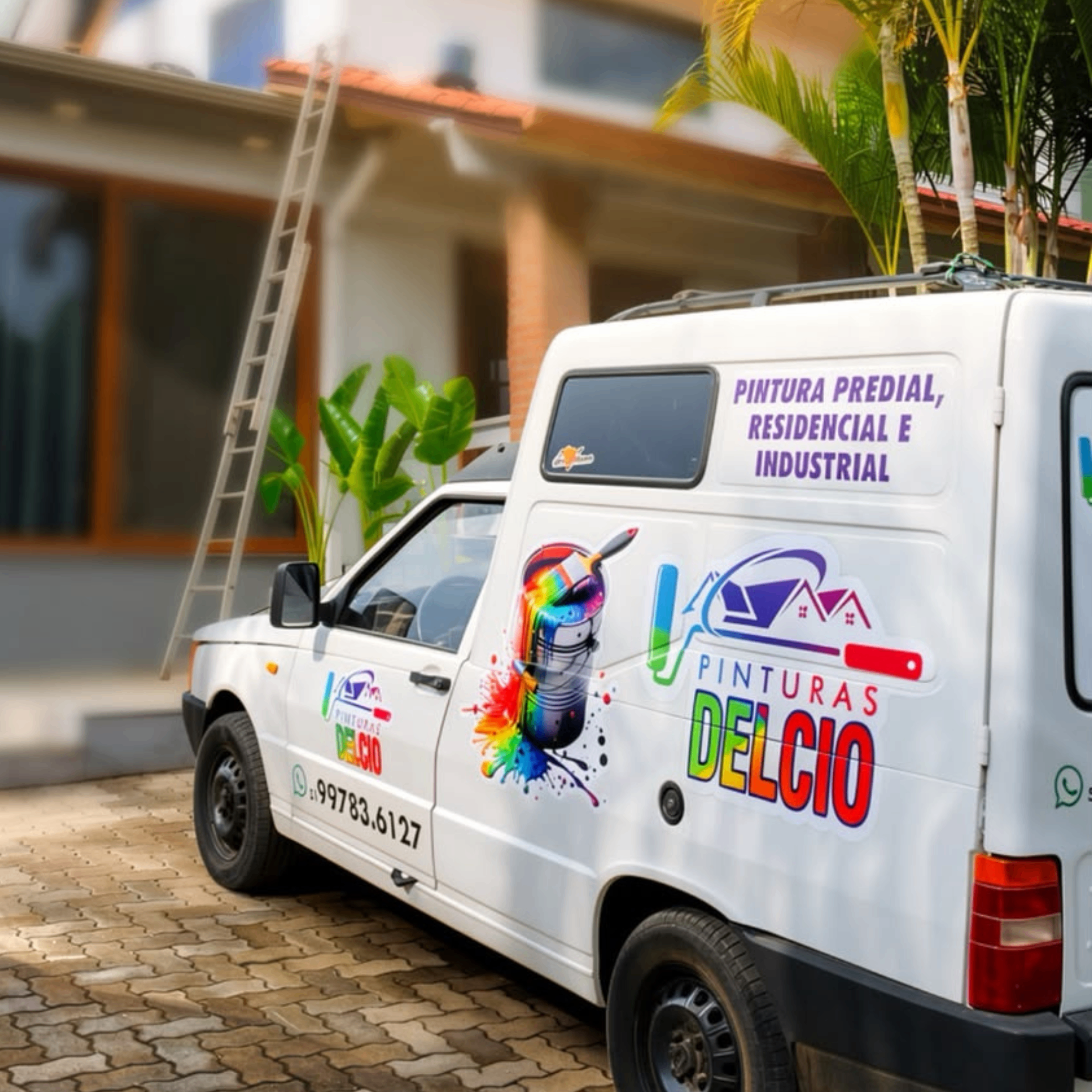 Veículo Delcio Pinturas em obra residencial